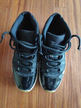 Used Jordan Retro 11 (2009) size 9.5